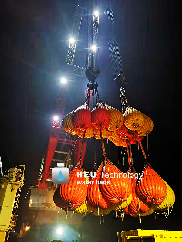 1320噸風(fēng)電安裝船吊機(jī)負(fù)荷測(cè)試.jpg